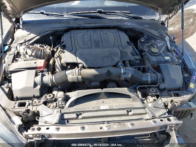 2017 JAGUAR XE SAJAJ4BV9HA974374 Photo 9