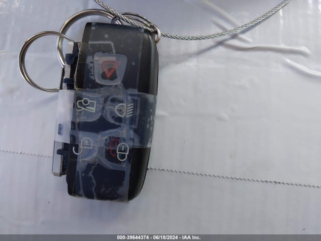 2017 JAGUAR XE SAJAJ4BV9HA974374 Photo 10