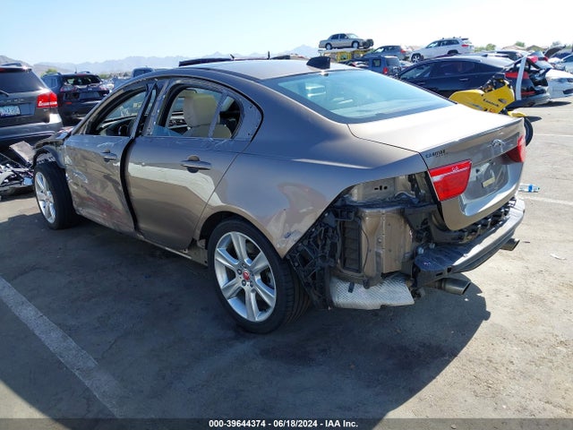 2017 JAGUAR XE SAJAJ4BV9HA974374 Photo 2