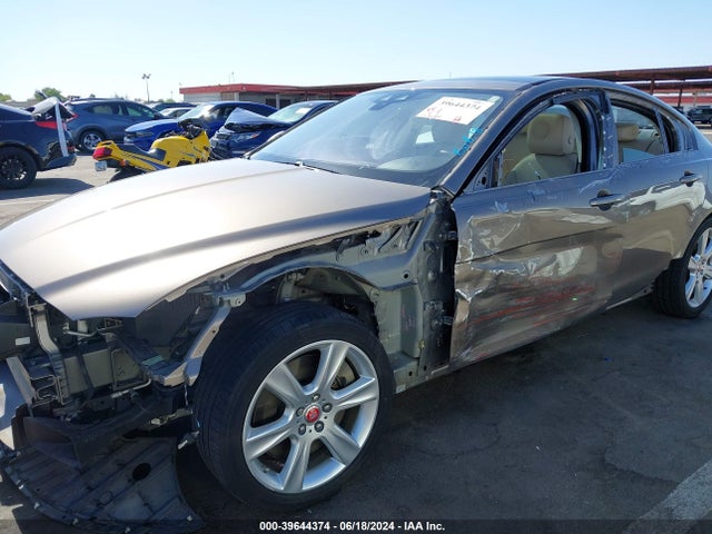 2017 JAGUAR XE SAJAJ4BV9HA974374 Photo 5