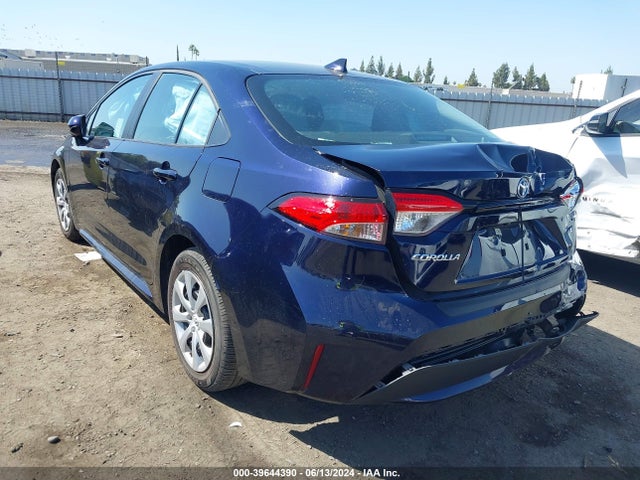 Toyota COROLLA LE 2022 5YFEPMAE2NP385531 Image 3