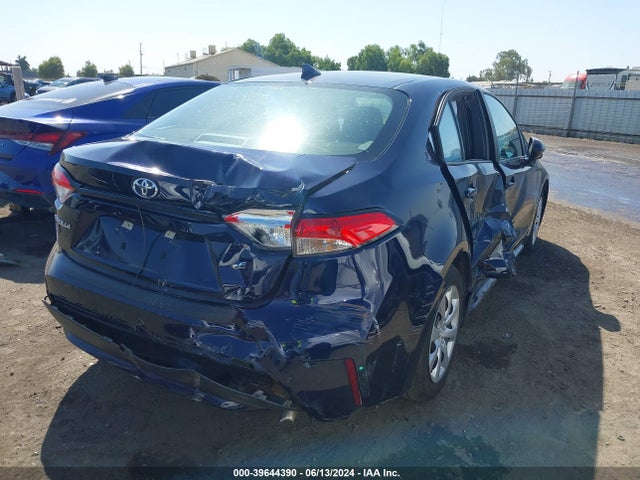 Toyota COROLLA LE 2022 5YFEPMAE2NP385531 Image 4