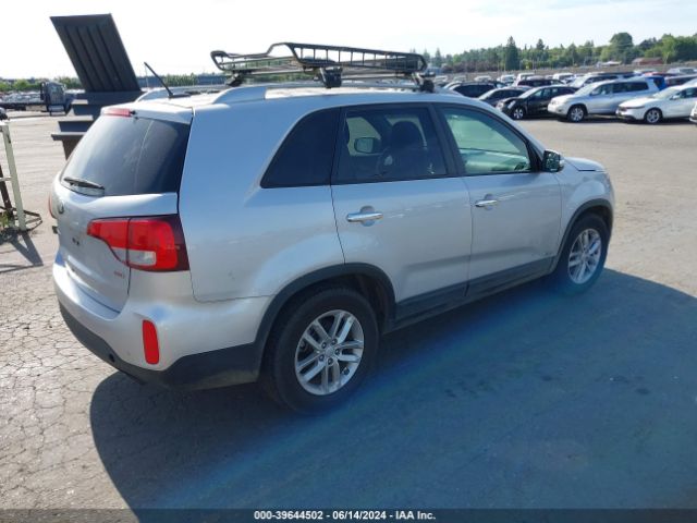 5XYKTDA75FG584238 KIA Sorento Lx V6