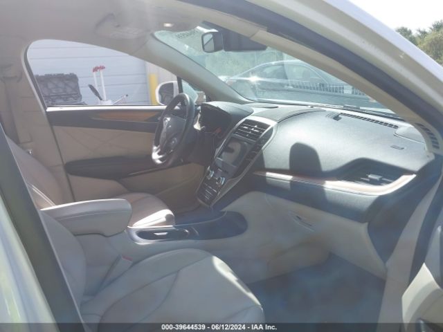 5LMCJ2C9XJUL32353 Lincoln MKC SELECT