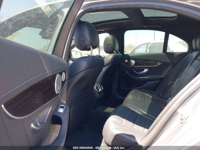 55SWF4JB4FU067001 Mercedes-Benz C 300 Luxury/sport