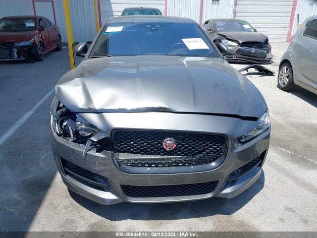 SAJAF4BV6HA951605 Jaguar Xe 35t R-sport