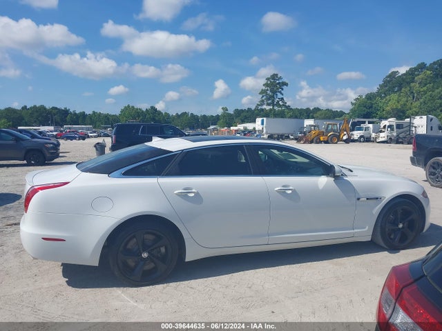 Jaguar XJ 2014 SAJWA2GTXEMV72973 Image 13