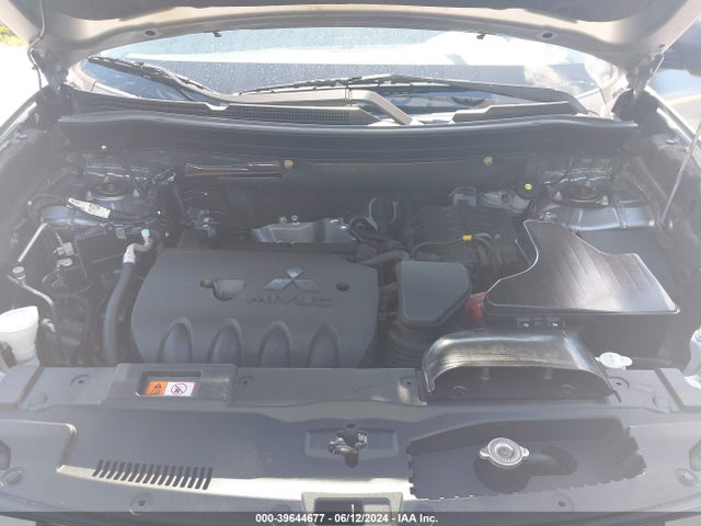 JA4AZ2A32HZ036661 Mitsubishi Outlander Es