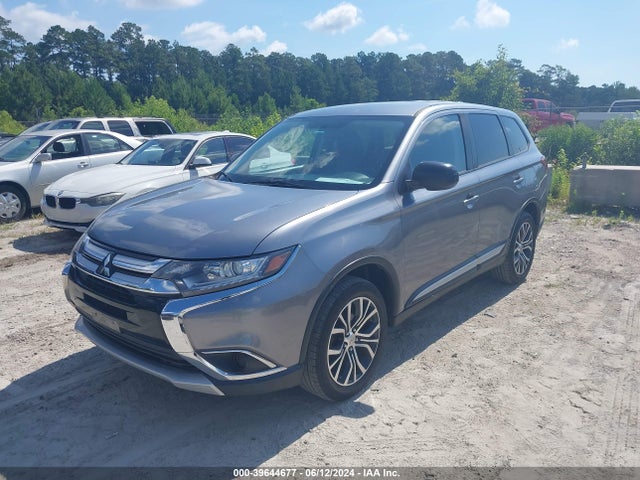 JA4AZ2A32HZ036661 Mitsubishi Outlander Es