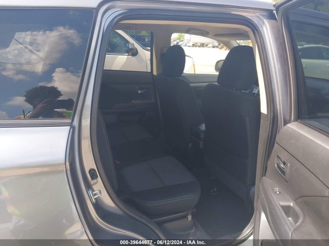 JA4AZ2A32HZ036661 Mitsubishi Outlander Es