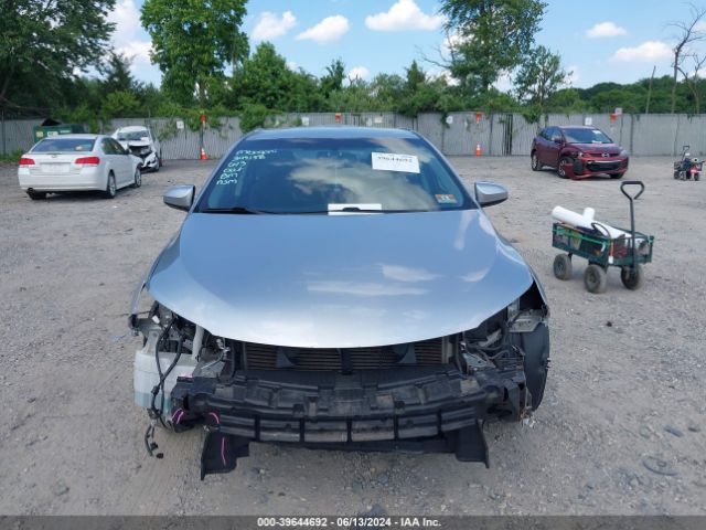4T4BF1FK0FR466469 Toyota CAMRY LE