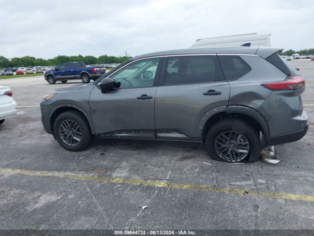 5N1BT3AAXRC697614 Nissan Rogue S Fwd