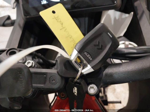 2022 KTM 1290 VBKV59409NM951642 Photo 10