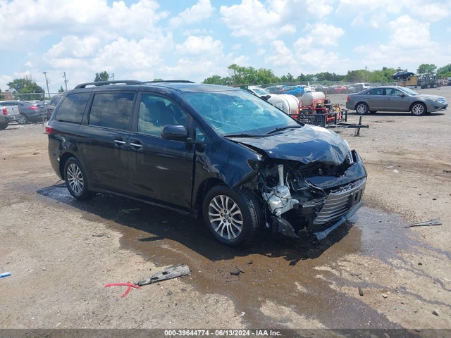 Toyota Sienna Xle 8 Passenger 2018 5TDYZ3DCXJS909070 zdjęcie główne