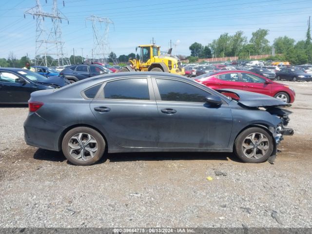 3KPF24AD8ME280471 KIA Forte Lxs
