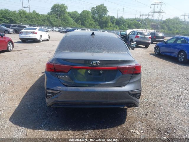 3KPF24AD8ME280471 KIA Forte Lxs