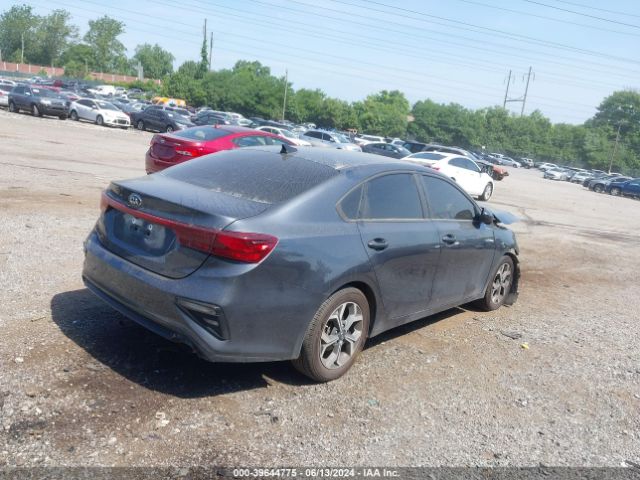 3KPF24AD8ME280471 KIA Forte Lxs