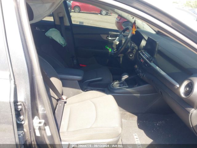 3KPF24AD8ME280471 KIA Forte Lxs
