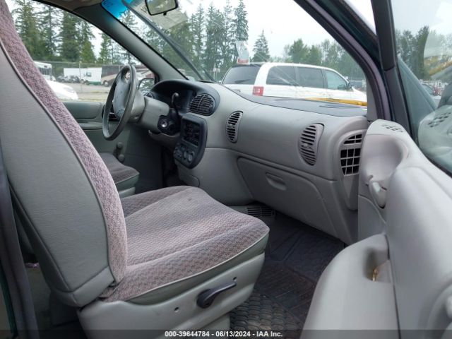1998 PLYMOUTH VOYAGER 2P4FP2538WR549895 Photo 4
