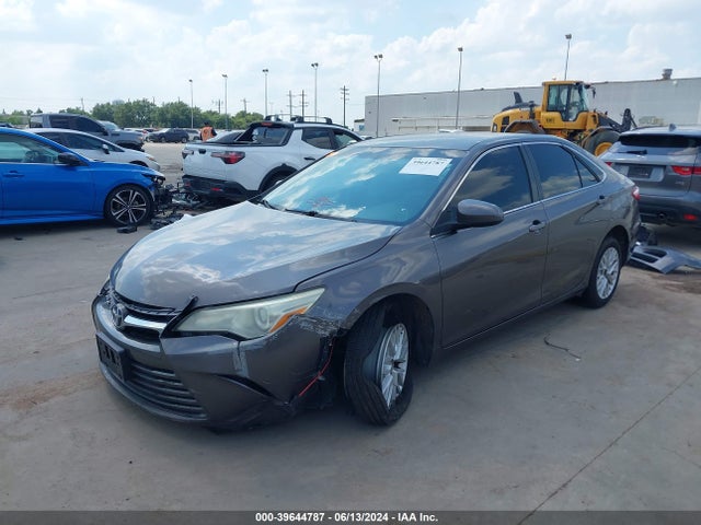 Toyota CAMRY LE 2016 4T4BF1FK9GR532177 Image 2