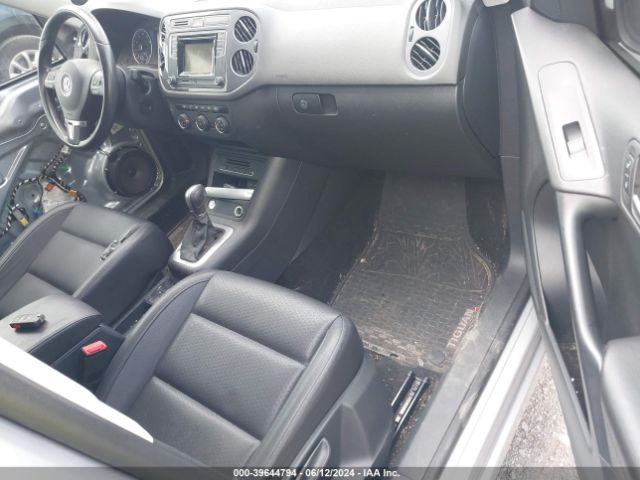 WVGBV7AX9GW611985 Volkswagen TIGUAN S