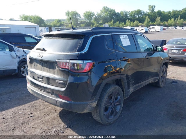 3C4NJDFB6NT125551 Jeep Compass Latitude Lux 4x4