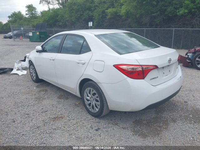 Toyota COROLLA LE 2019 5YFBURHE0KP902030 Image 3