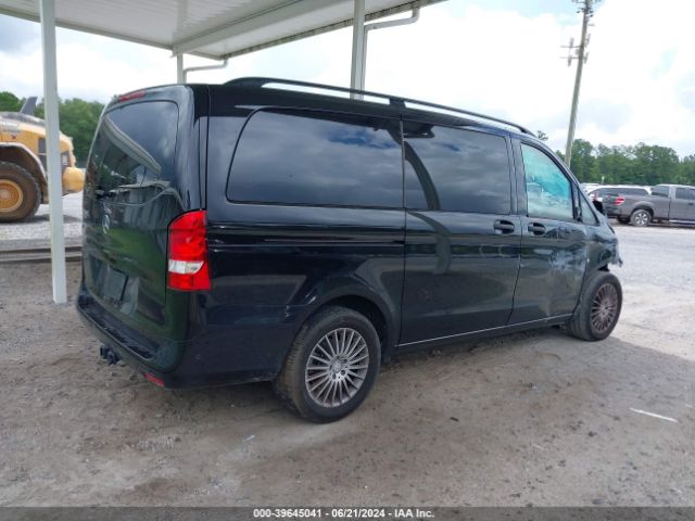 2022 MERCEDES-BENZ METRIS W1WV0FEY0N4184481 Photo 3