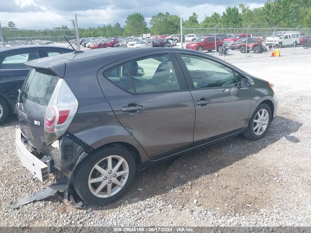 Toyota Prius C Four 2014 JTDKDTB36E1061974 Image 4