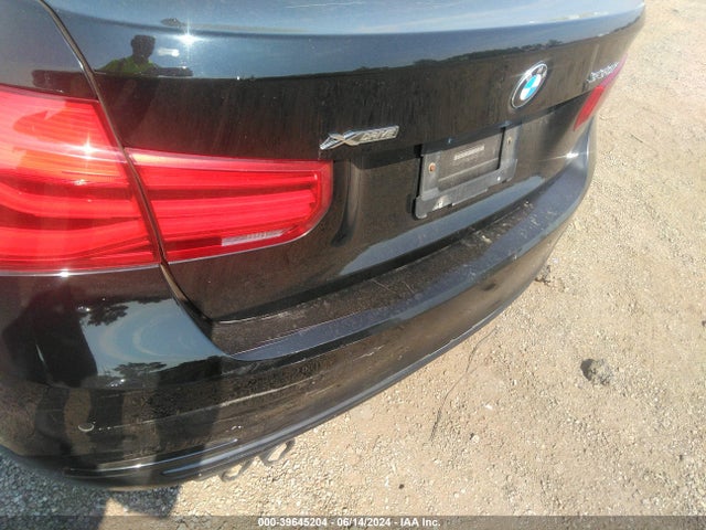 BMW 330i Xdrive 2017 WBA8D9G35HNU65543 Image 19