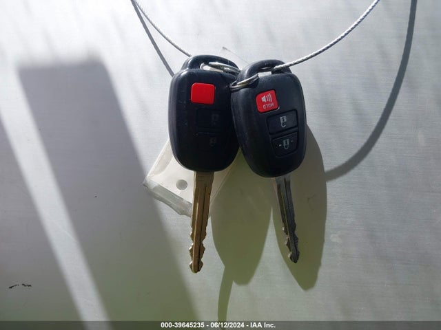 Toyota RAV4 LE 2018 2T3BFREV5JW761359 Image 11