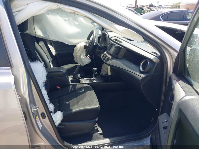 Toyota RAV4 LE 2018 2T3BFREV5JW761359 Image 5