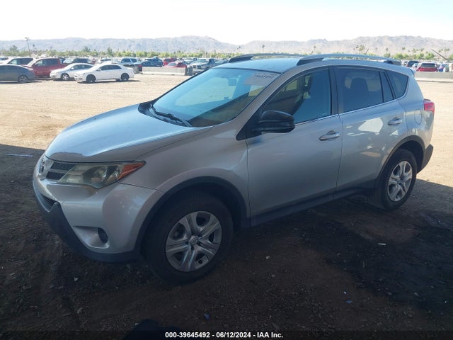 Toyota RAV4 LE 2015 2T3ZFREV7FW228144 Image 2
