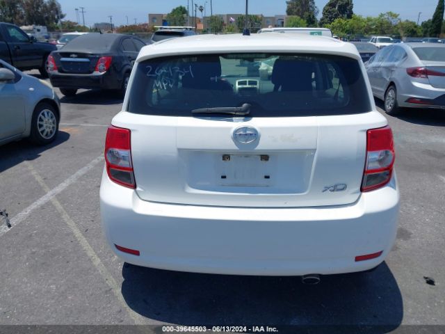JTKKUPB44E1043031 Scion XD