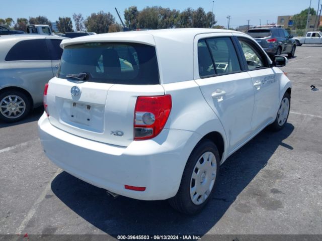 JTKKUPB44E1043031 Scion XD