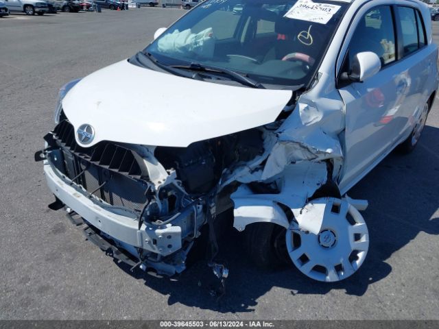 JTKKUPB44E1043031 Scion XD