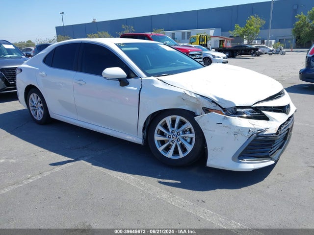 Toyota CAMRY LE 2024 4T1R11AK7RU887916 main image