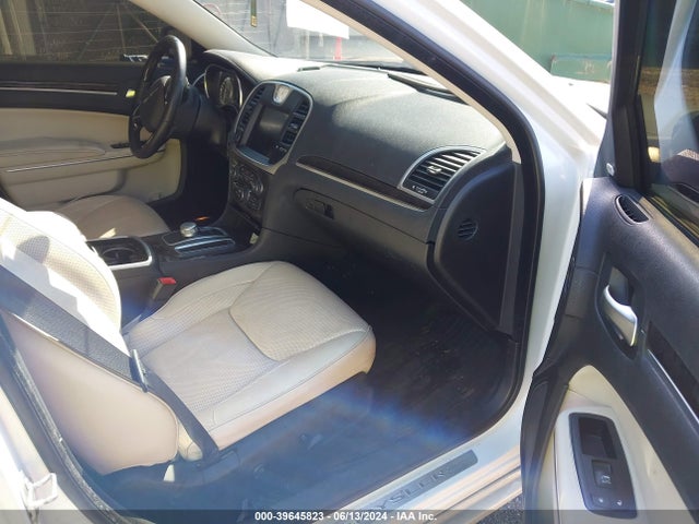 2C3CCAKGXFH868679 Chrysler 300c Awd