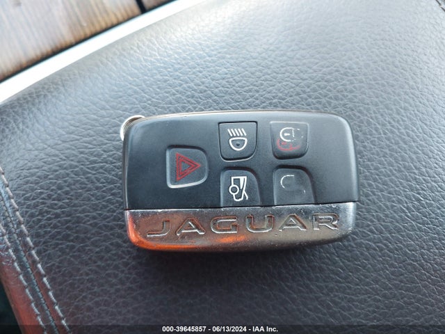 2014 JAGUAR XF SAJWA0ESXEPU16848 Photo 10