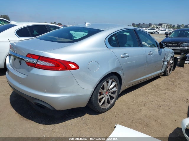 2014 JAGUAR XF SAJWA0ESXEPU16848 Photo 3