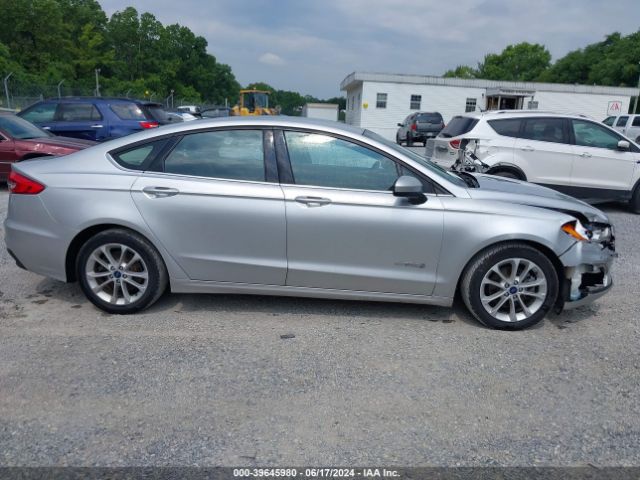 3FA6P0LUXKR263397 Ford Fusion Hybrid Se
