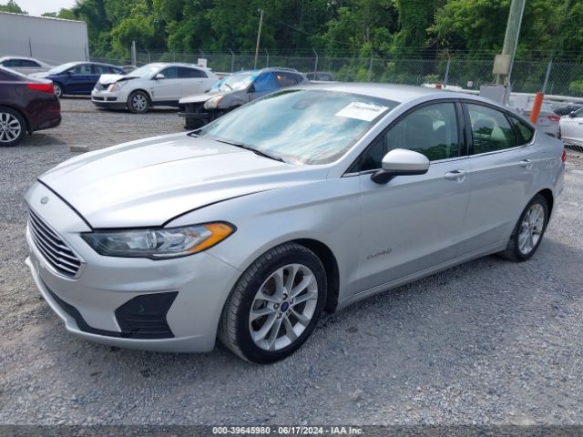 3FA6P0LUXKR263397 Ford Fusion Hybrid Se