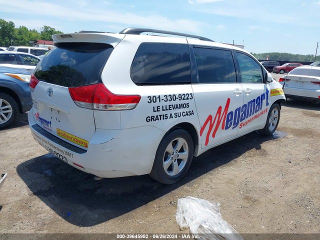 Toyota Sienna Le V6 8 Passenger 2014 5TDKK3DCXES412018 Image 4