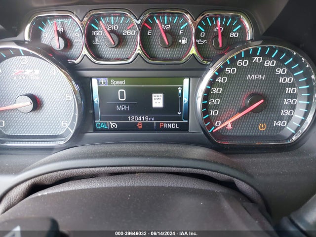 Chevrolet Suburban Lt 2018 1GNSKHKC4JR348400 Image 15