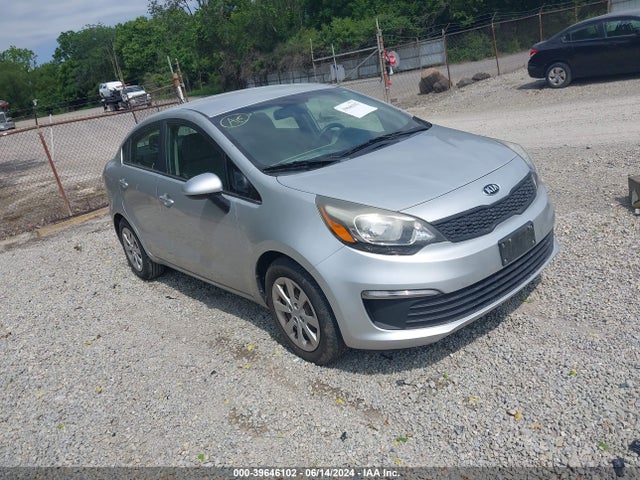 2016 KNADM4A3XG6667765 main image