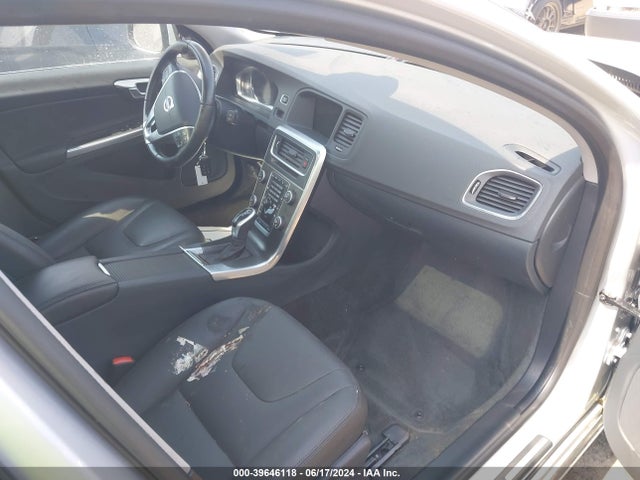 YV1612SC1F1189779 Volvo V60 T5 Premier Plus