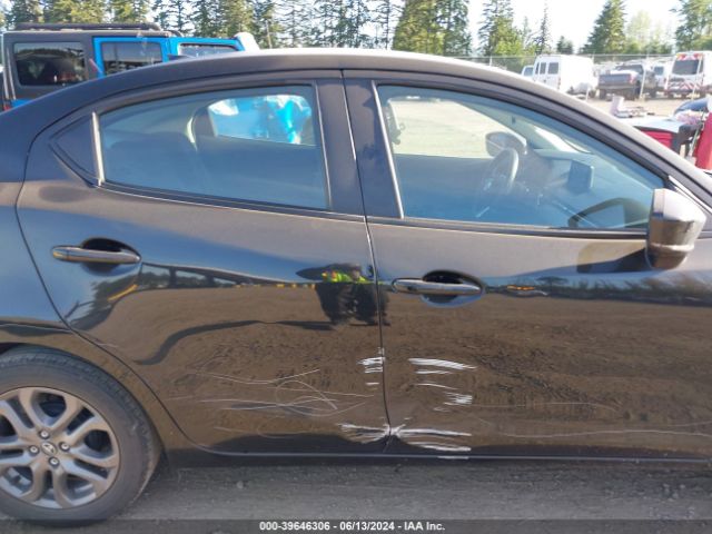3MYDLBYV0KY510007 Toyota YARIS LE