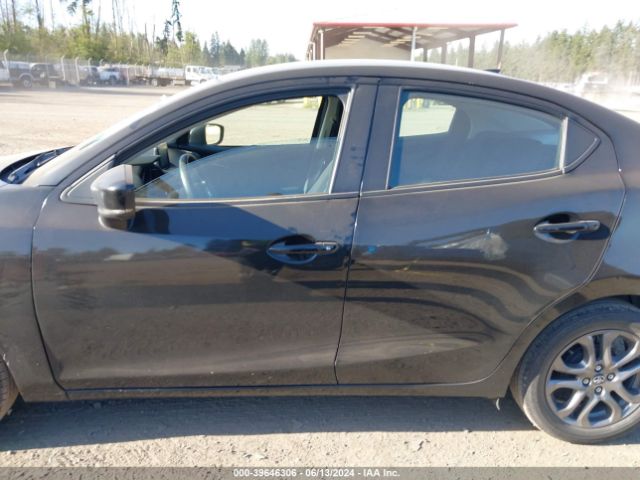 3MYDLBYV0KY510007 Toyota YARIS LE
