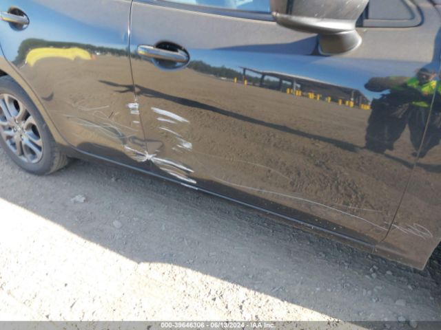3MYDLBYV0KY510007 Toyota YARIS LE