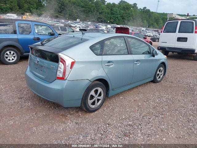 Toyota Prius Two 2014 JTDKN3DU7E1810543 Image 4